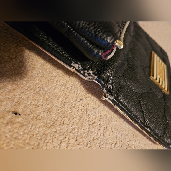 Betsey Johnson wristlet wallet- puffy black hearts - Picture 10 of 11